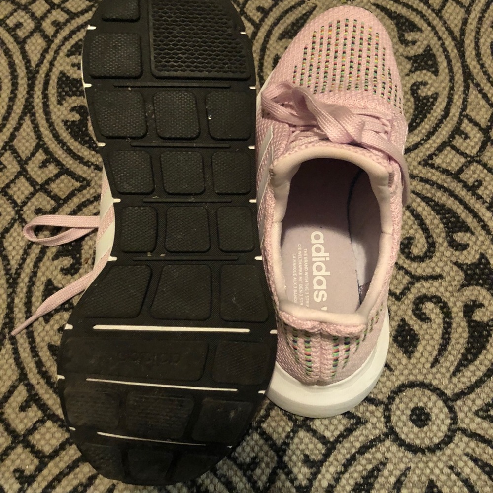 Adidas pink swift run sneaker
